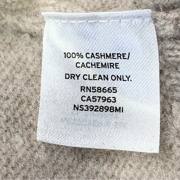 Nordstrom Signature - 100% Cashmere Split Turtleneck Sweater - Size Small - Picture 13 of 13